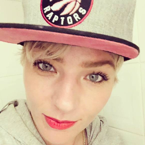 Meet your Posher, Kim - Picture 1 of 1